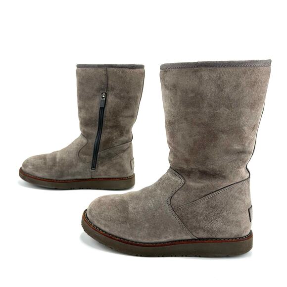 UGG Australia Gray Short Winter Boot Sz 6 Suede Wool Cold Weather Flat Mid-Calf - Picture 3 of 12